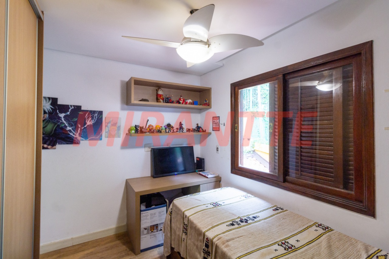 Cond. fechado de 450m² com 4 quartos em Tremembe