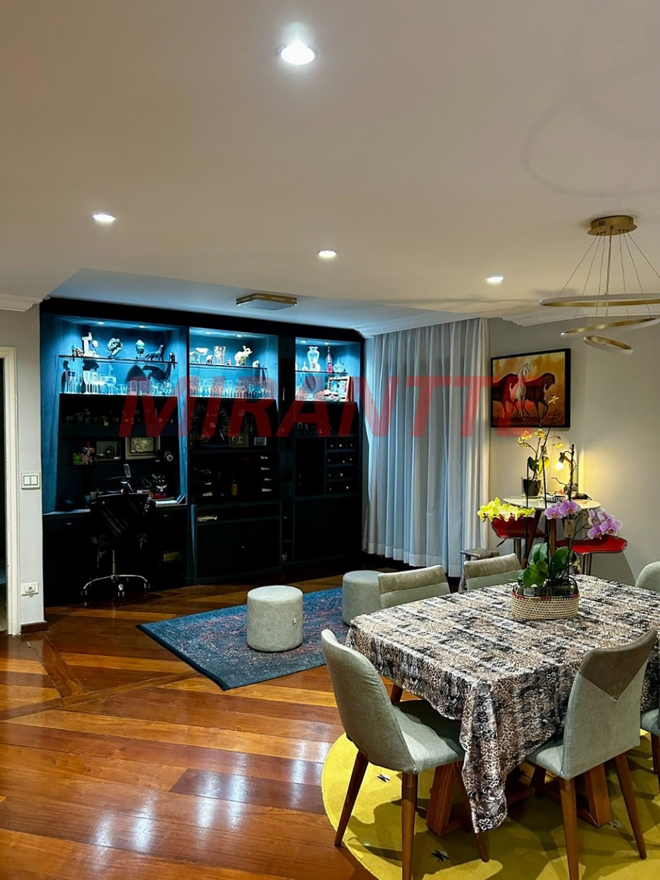 Apartamento de 189m² com 3 quartos em Santana