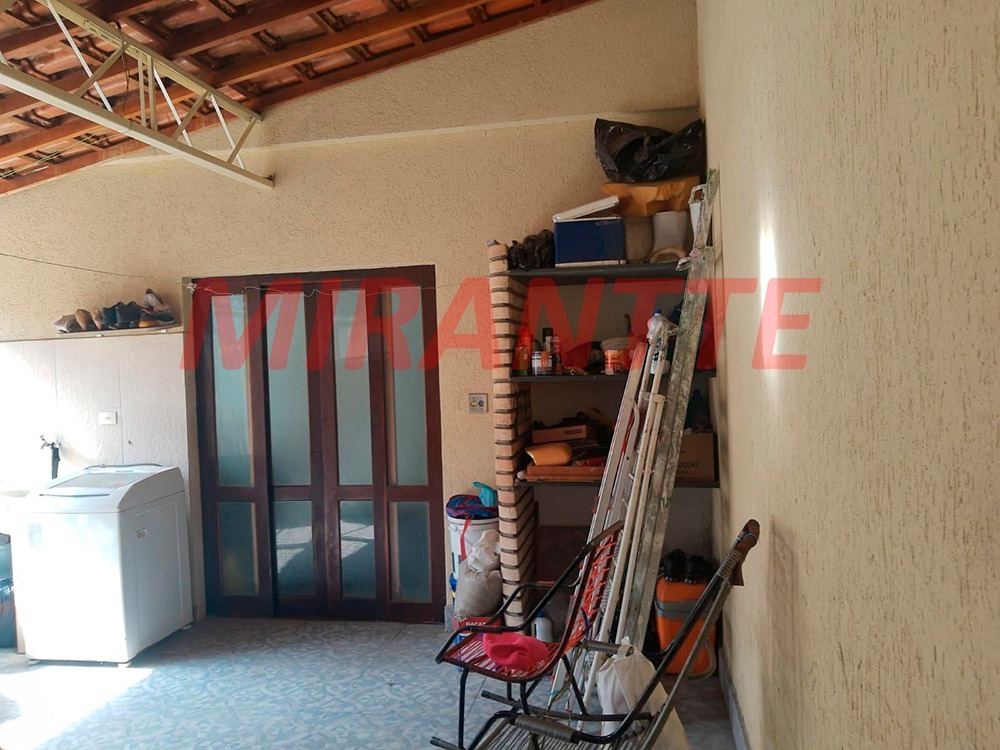 Sobrado de 235m² com 2 quartos em Jardim Santa Bárbara
