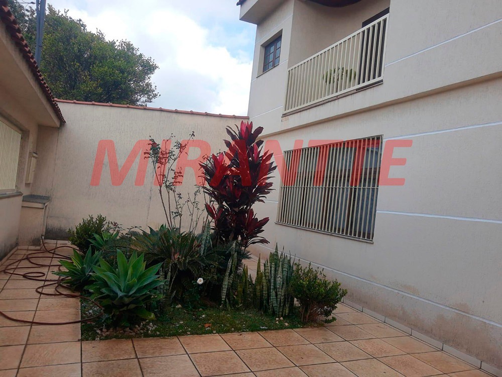 Sobrado de 235m² com 2 quartos em Jardim Santa Bárbara