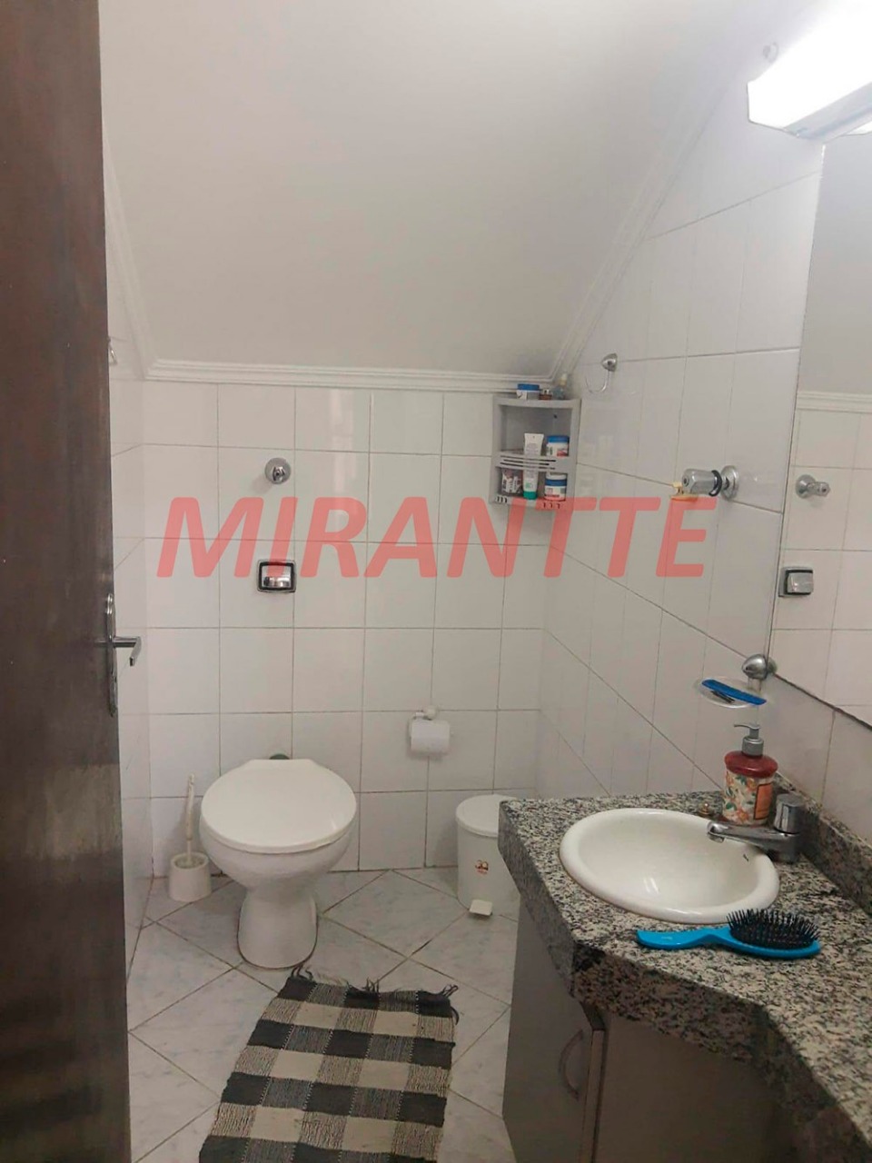 Sobrado de 235m² com 2 quartos em Jardim Santa Bárbara