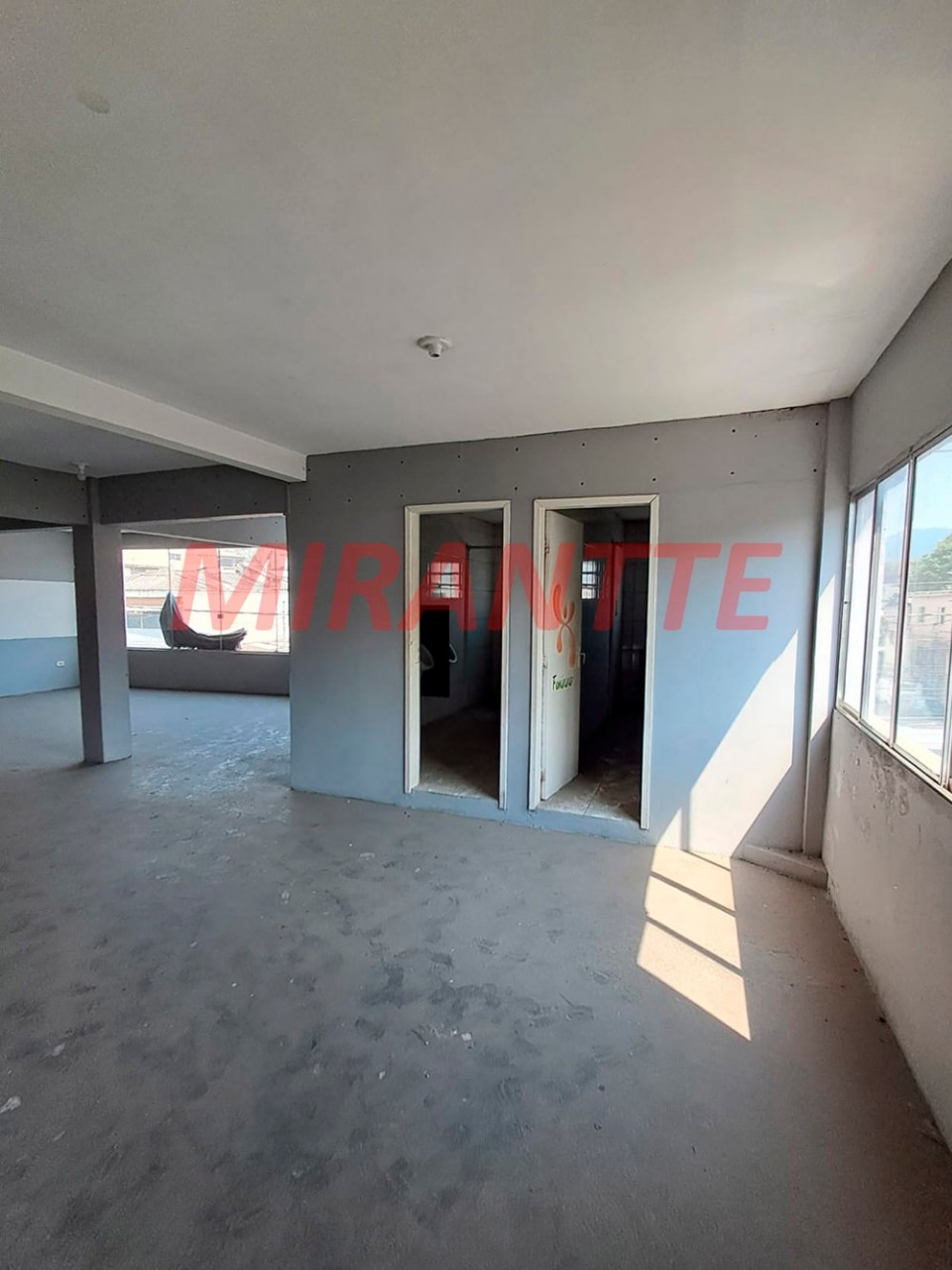 Comercial de 250m² em Sítio Do Piqueri