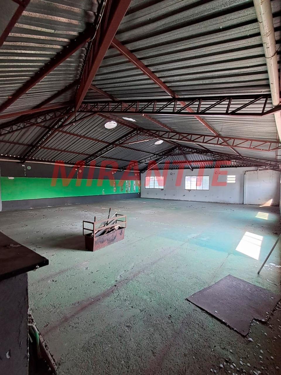 Comercial de 250m² em Sítio Do Piqueri