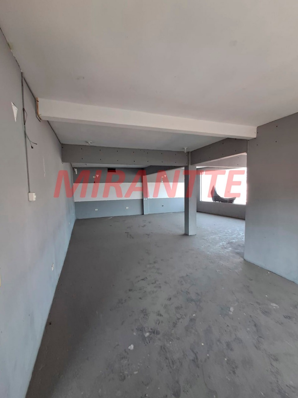 Comercial de 250m² em Sítio Do Piqueri