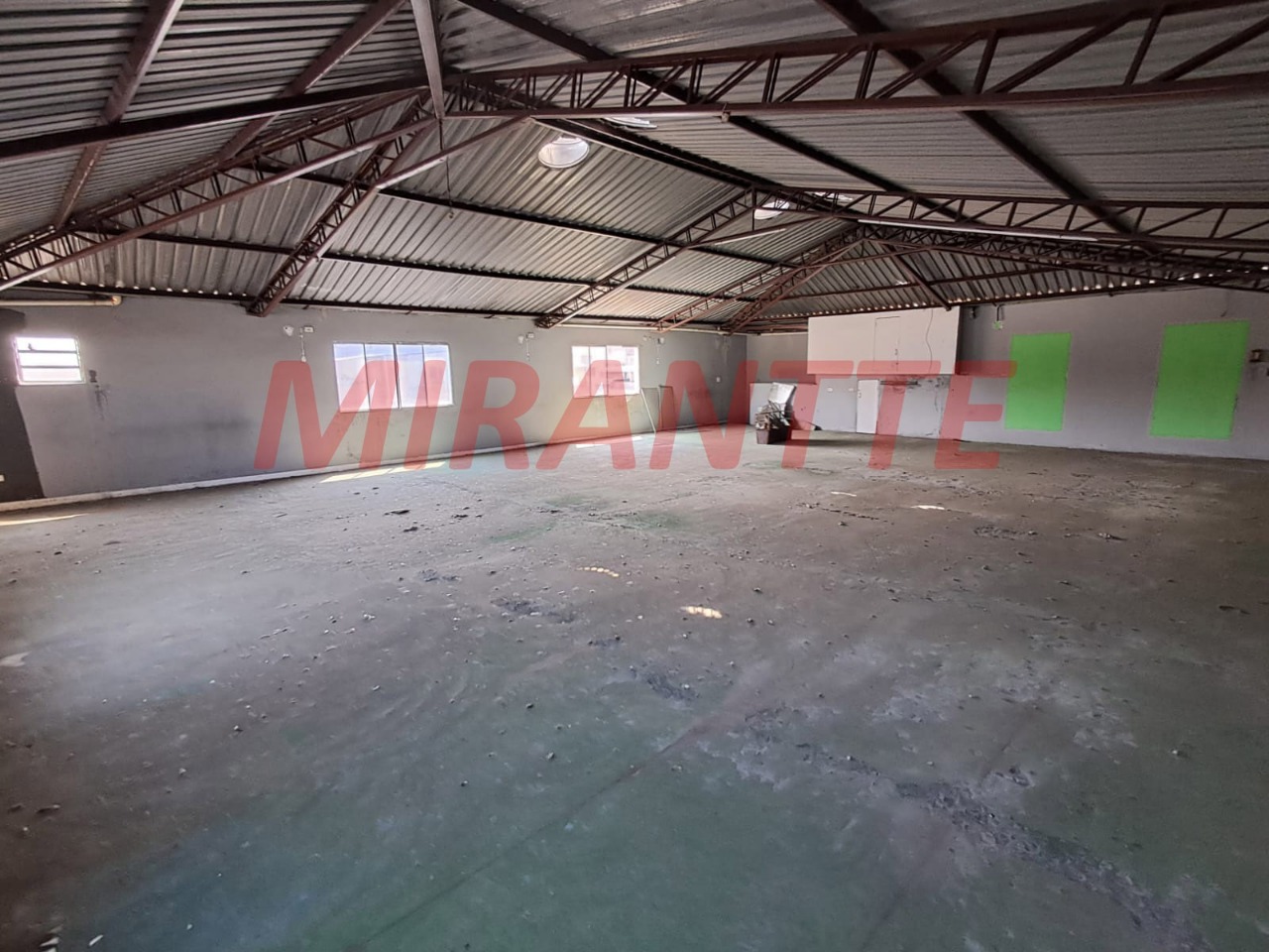 Comercial de 250m² em Sítio Do Piqueri