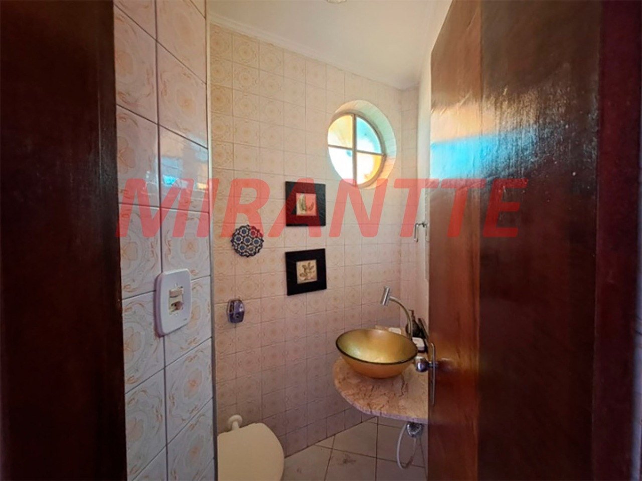 Sobrado de 308m² com 3 quartos em Jardim Peri
