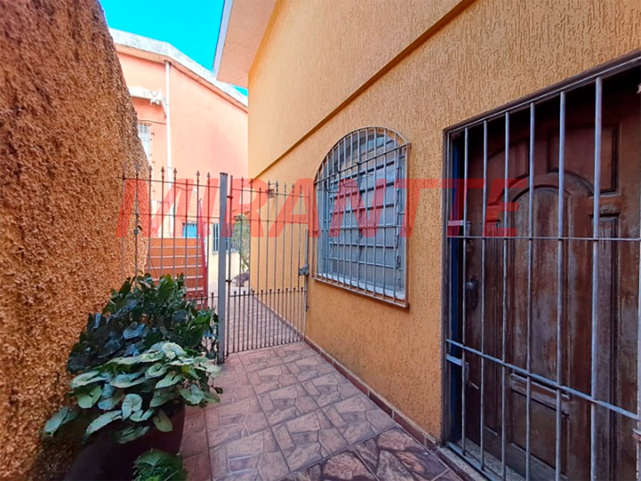 Sobrado de 308m² com 3 quartos em Jardim Peri