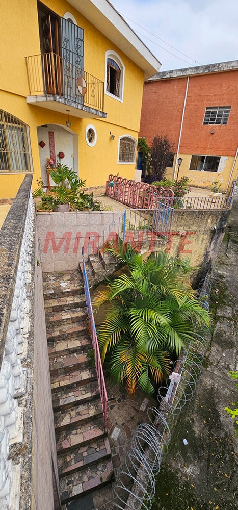 Sobrado de 308m² com 3 quartos em Jardim Peri