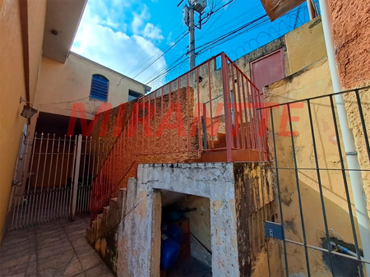 Sobrado de 308m² com 3 quartos em Jardim Peri