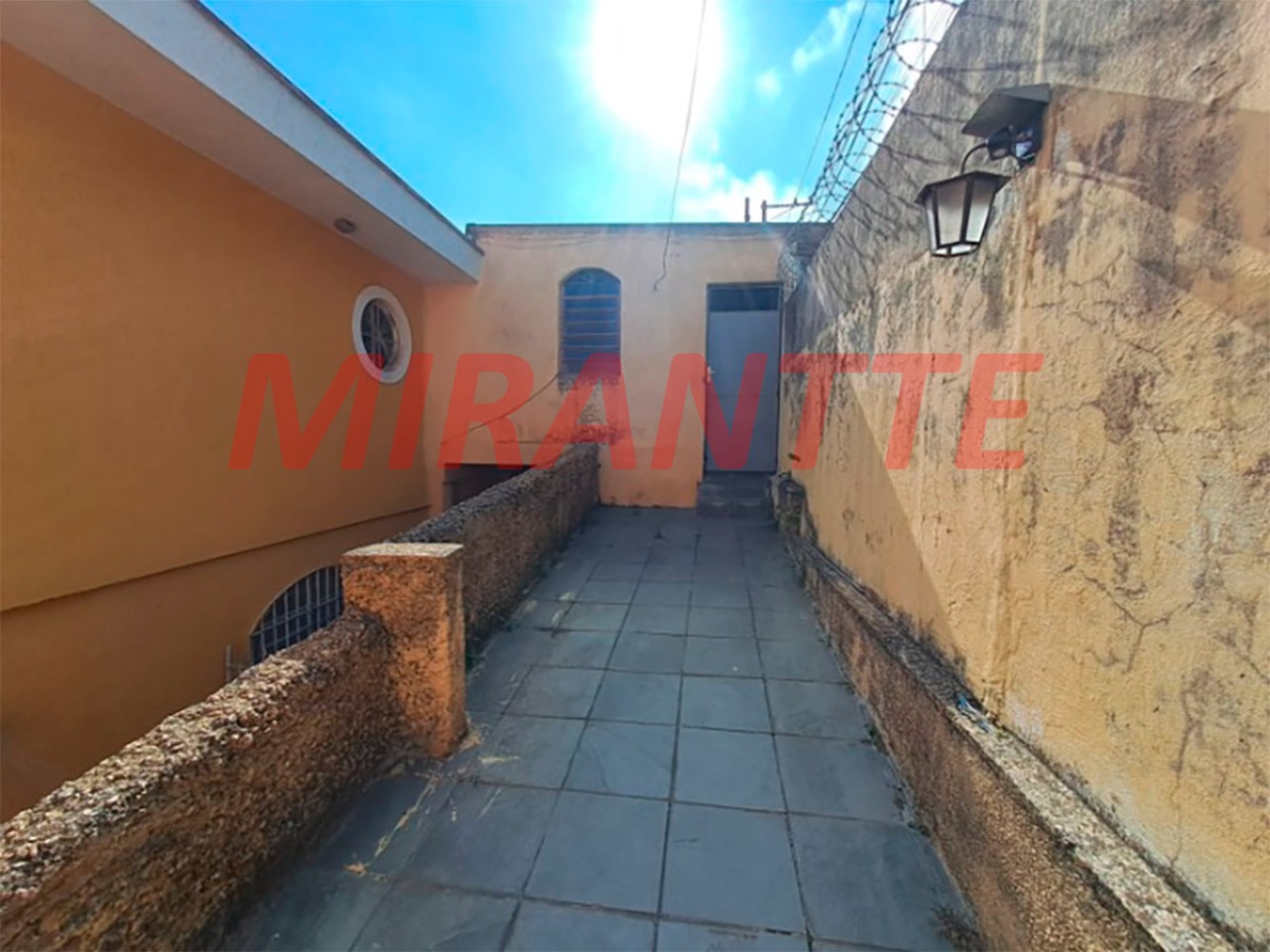 Sobrado de 308m² com 3 quartos em Jardim Peri