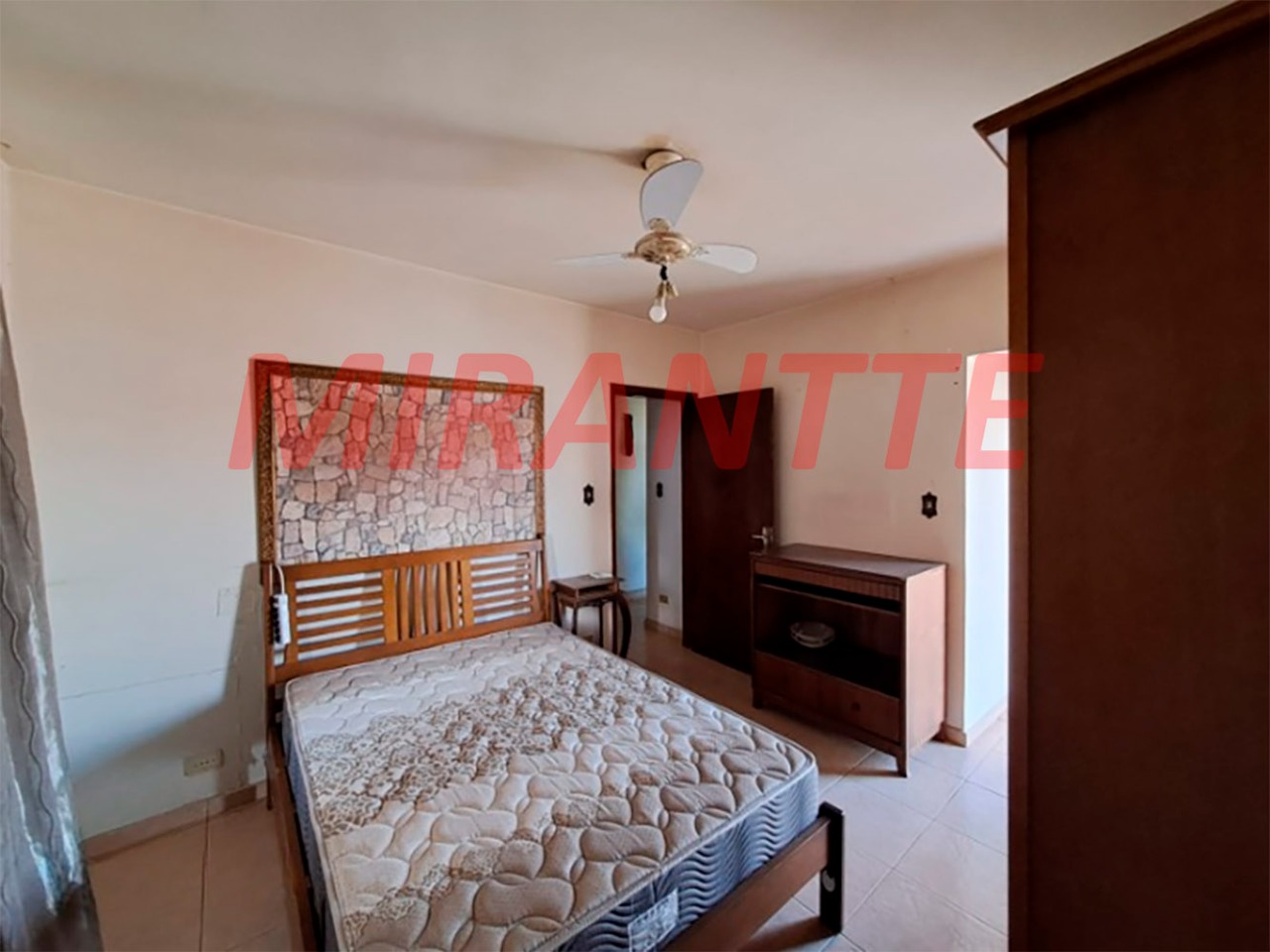 Sobrado de 308m² com 3 quartos em Jardim Peri