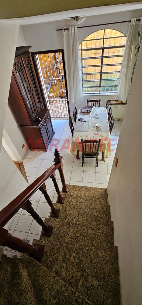 Sobrado de 308m² com 3 quartos em Jardim Peri