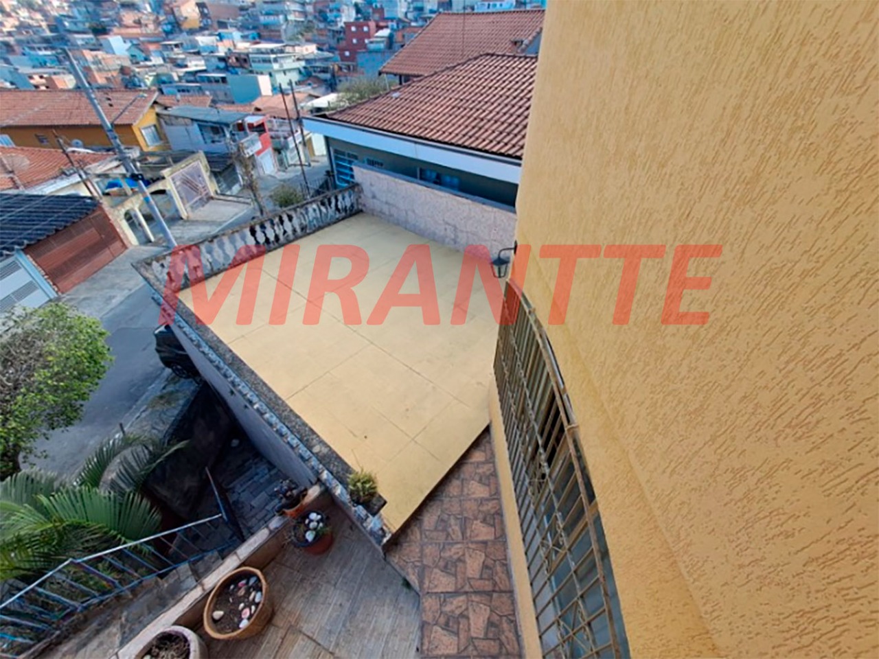 Sobrado de 308m² com 3 quartos em Jardim Peri