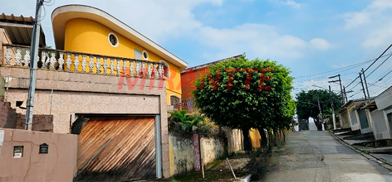 Sobrado de 308m² com 3 quartos em Jardim Peri