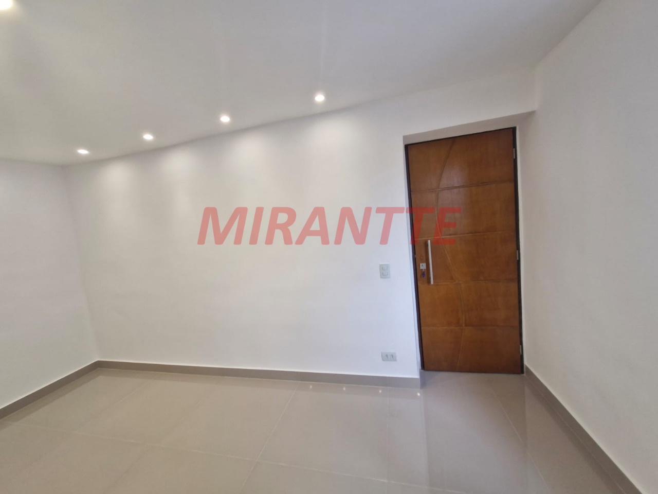 Apartamento de 74m² com 2 quartos em Santana