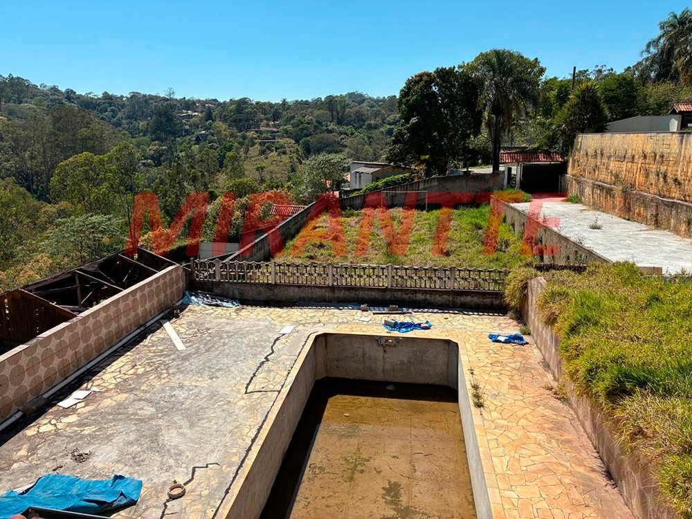 Cond. fechado de 284.6m² em Serra da Cantareira