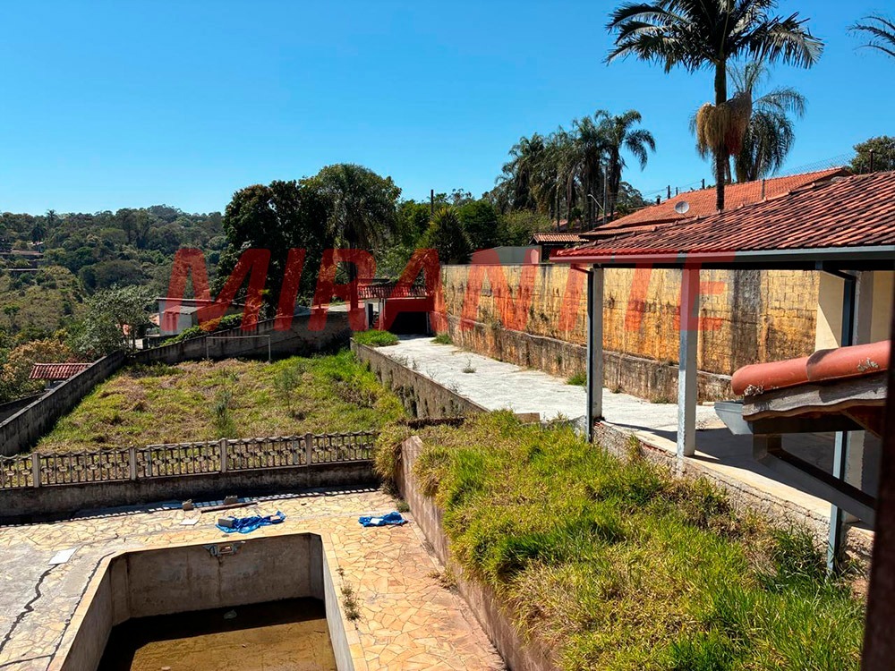 Cond. fechado de 284.6m² em Serra da Cantareira