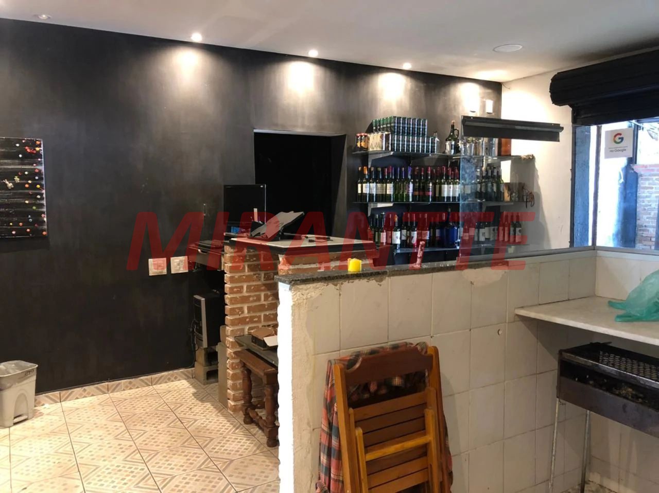 Comercial de 284m² em Tremembe