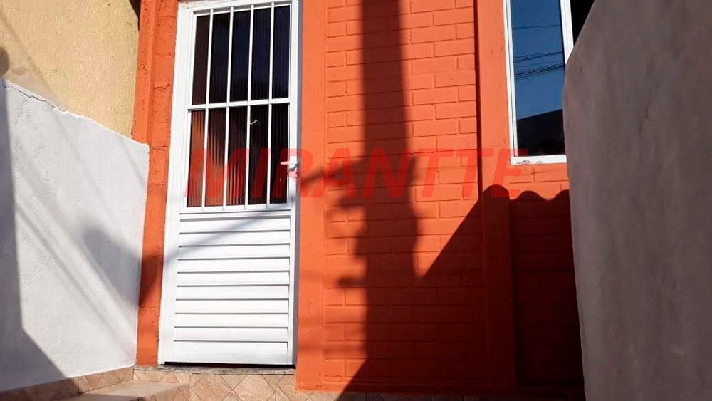 Casa terrea de 52.5m² com 2 quartos em Jardim Virginia Bianca