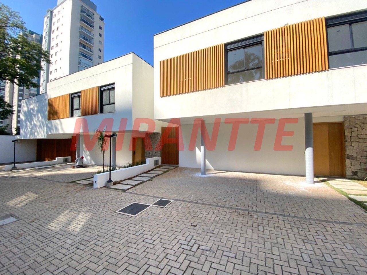 Cond. fechado de 310m² com 2 quartos em Jardim Prudência