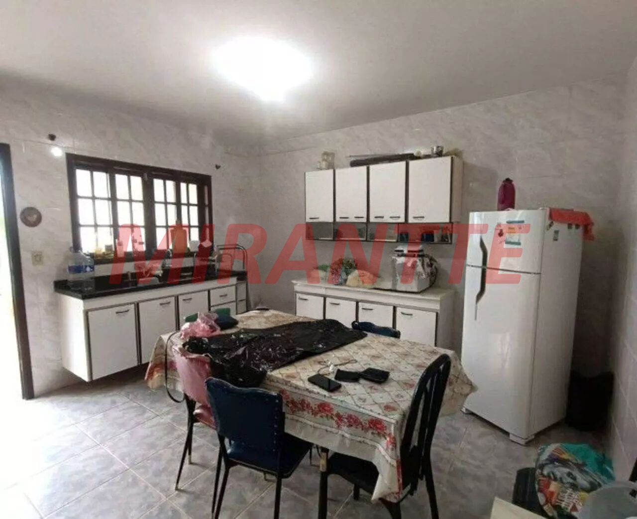 Cond. fechado de 186m² com 3 quartos em Maracanã
