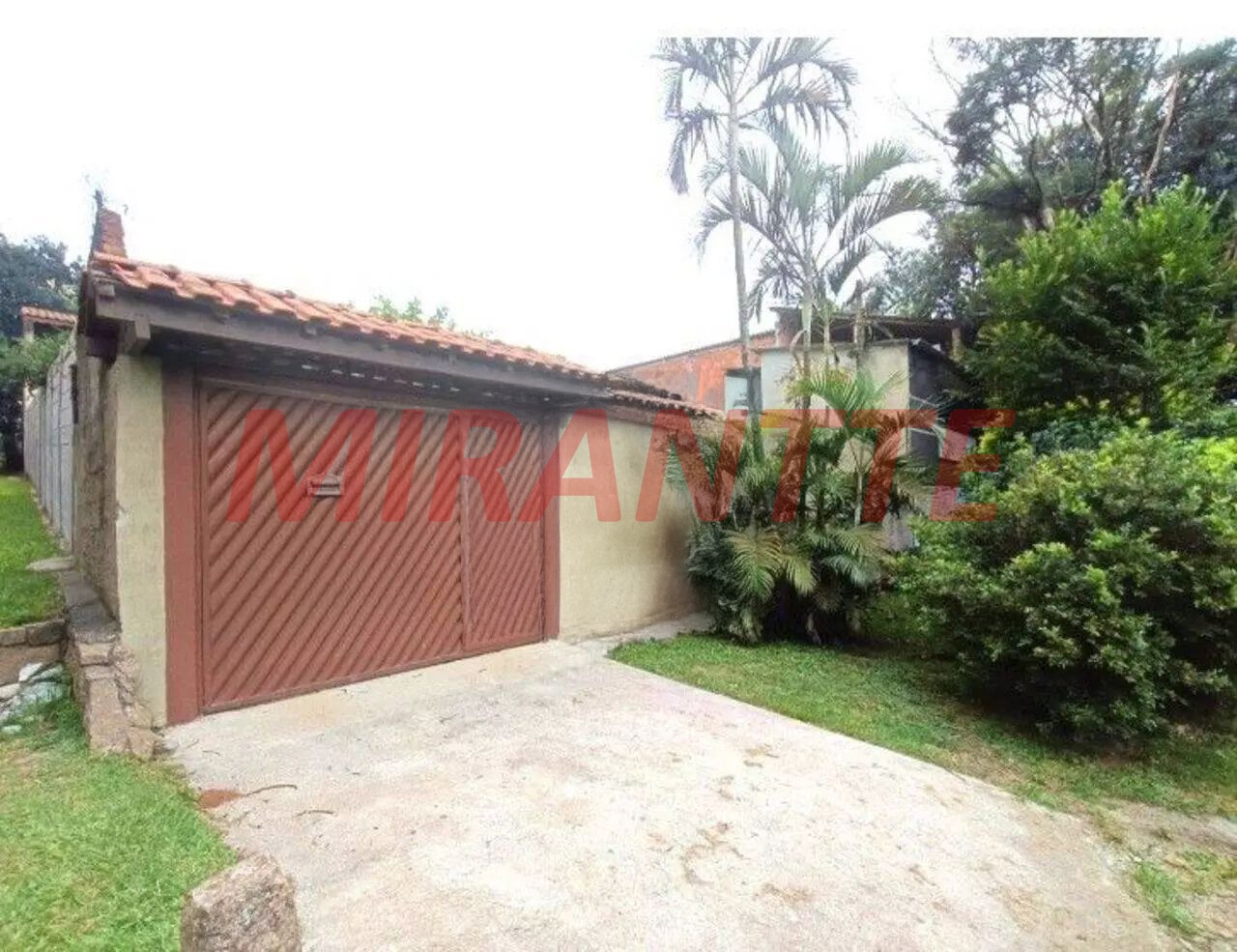 Cond. fechado de 186m² com 3 quartos em Maracanã