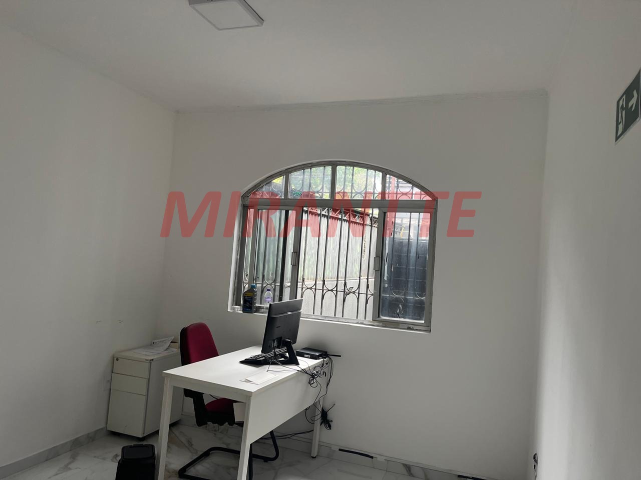 Comercial de 458m² em Chora Menino