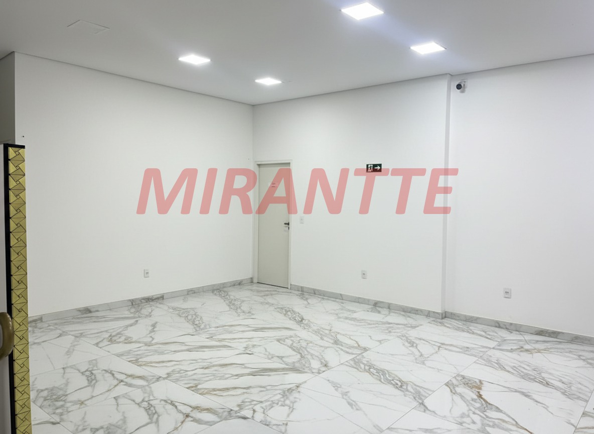 Comercial de 458m² em Chora Menino
