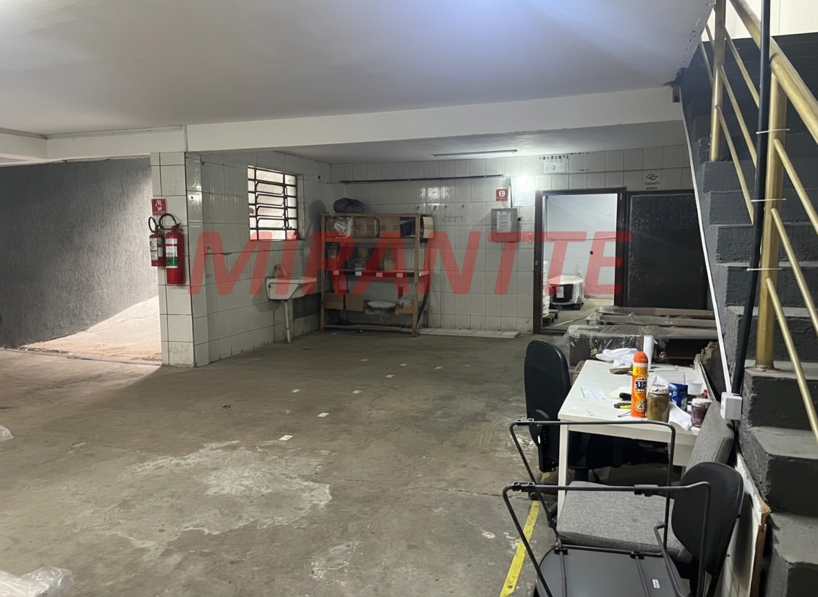 Comercial de 458m² em Chora Menino