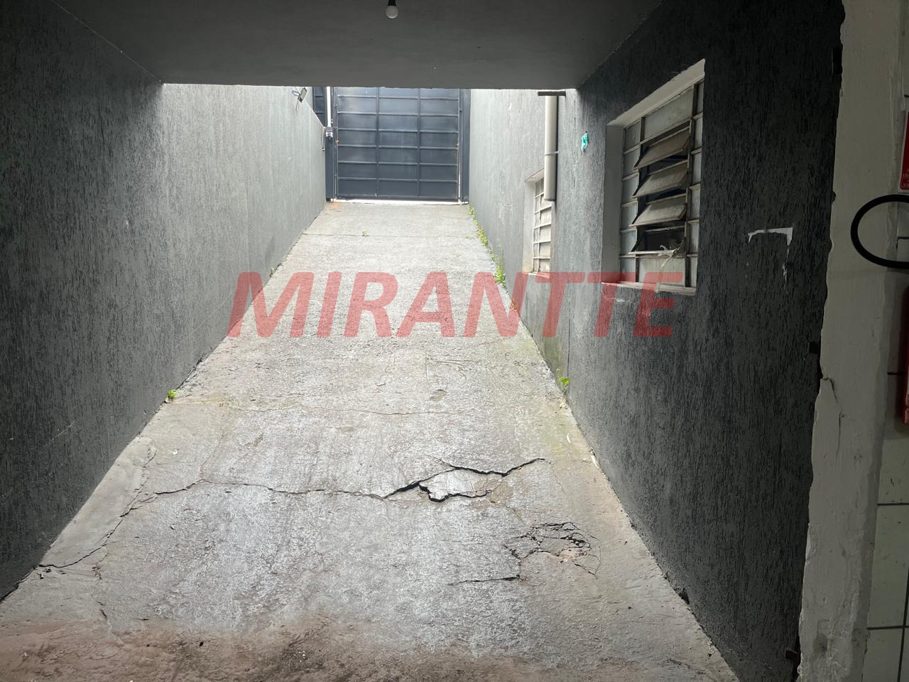 Comercial de 458m² em Chora Menino