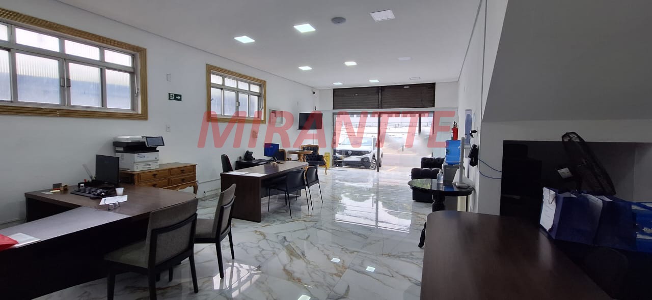 Comercial de 458m² em Chora Menino