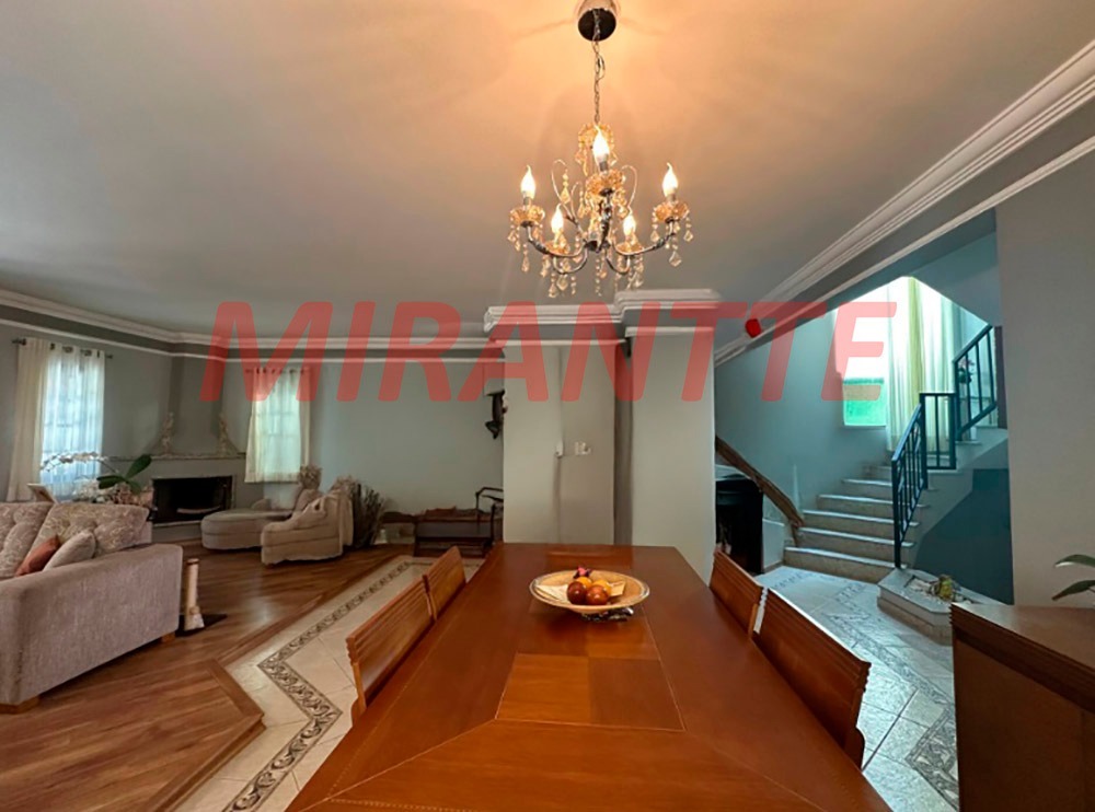Cond. fechado de 280m² com 4 quartos em Jardim Itatinga