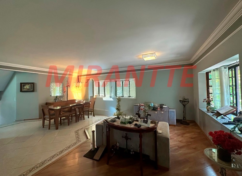 Cond. fechado de 280m² com 4 quartos em Jardim Itatinga