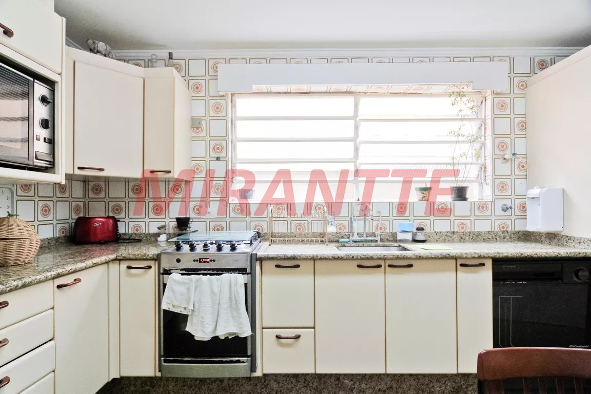 Sobrado de 149m² com 4 quartos em Jardim das Laranjeiras