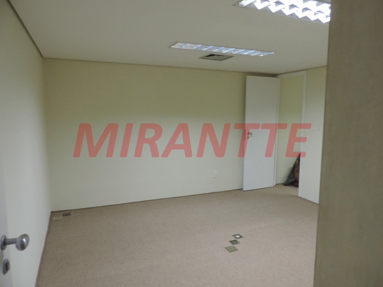 Conjunto comercial de 195m² em Centro