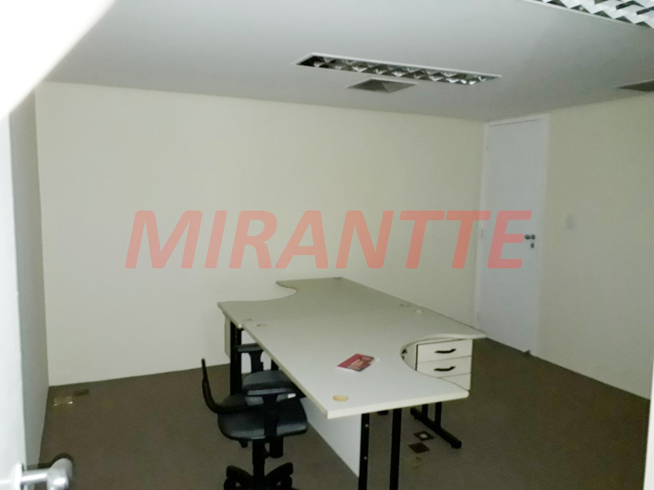 Conjunto comercial de 195m² em Centro