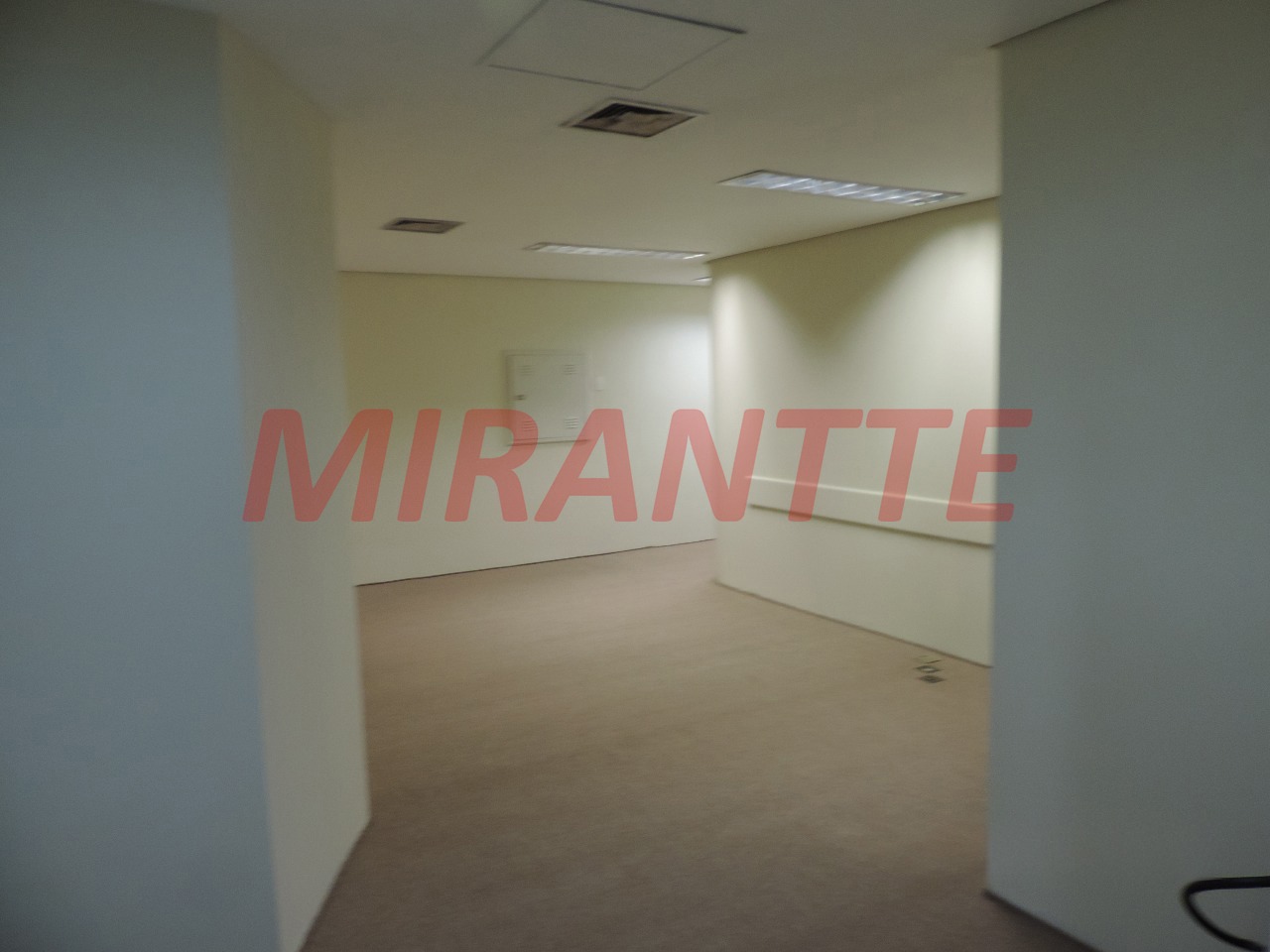 Conjunto comercial de 195m² em Centro