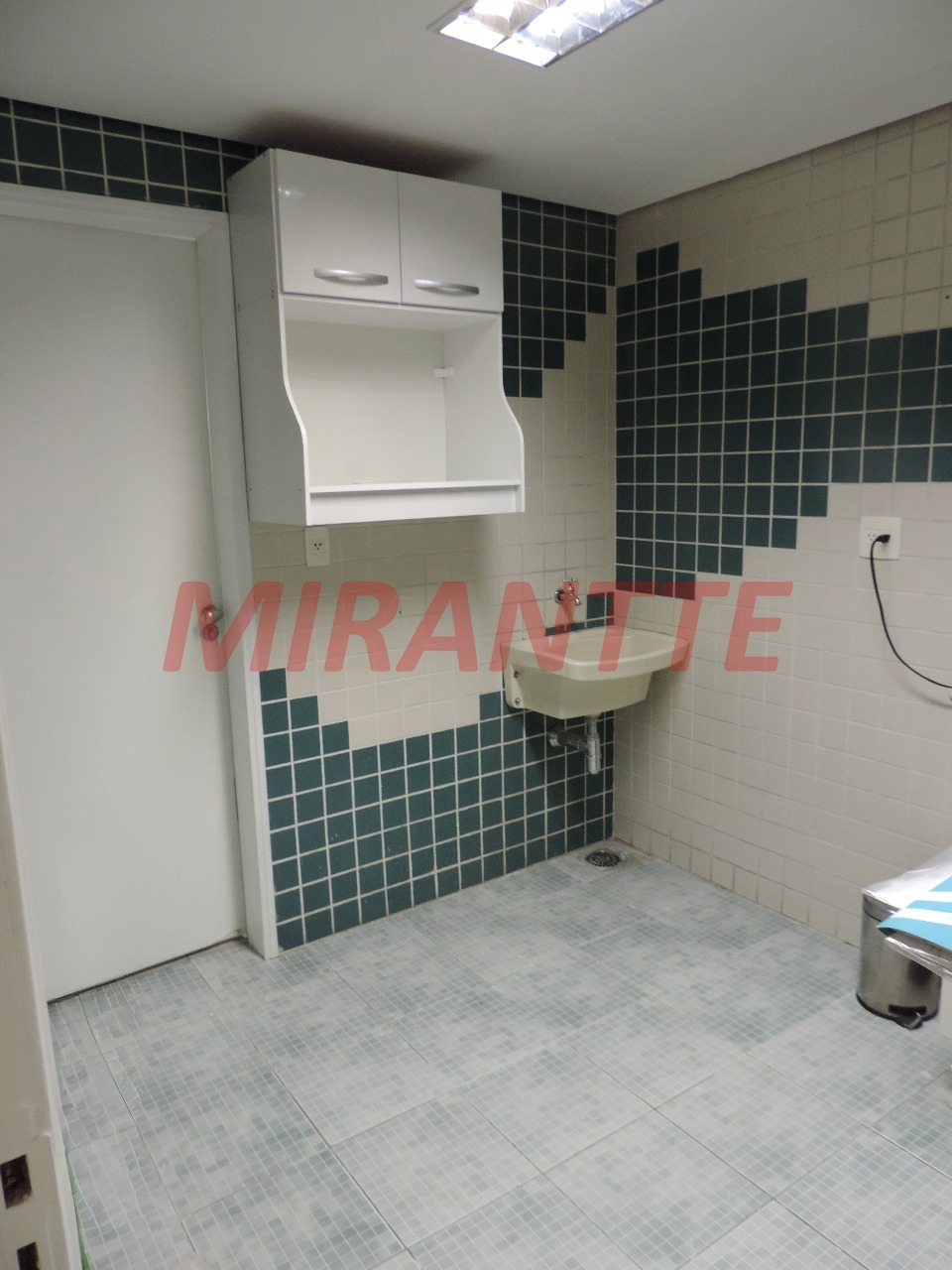 Conjunto comercial de 195m² em Centro