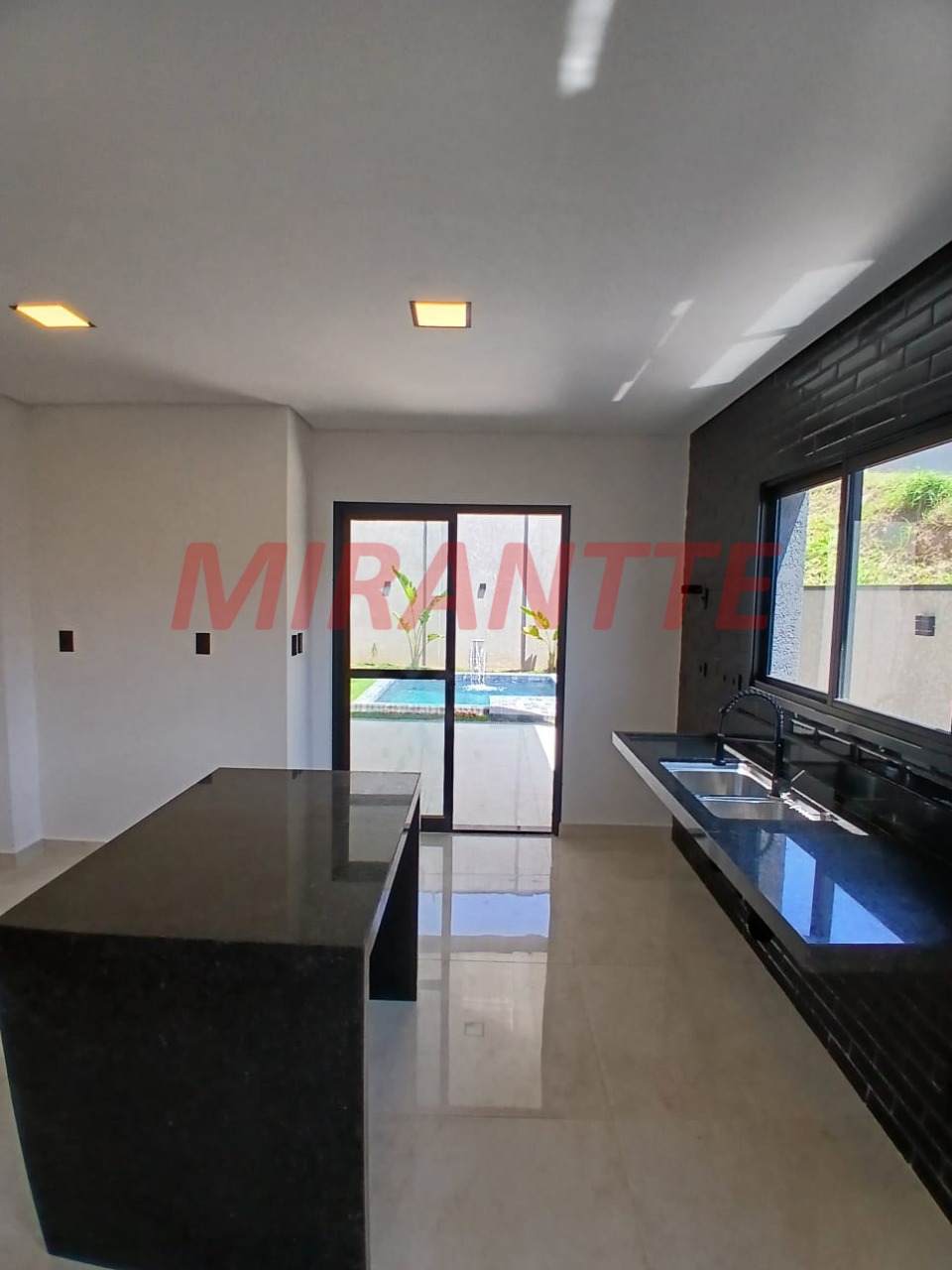 Cond. fechado de 126m² com 3 quartos em santana de parnaiba