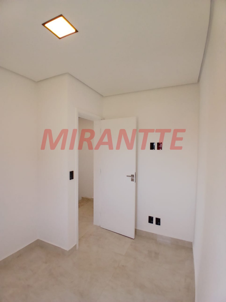Cond. fechado de 126m² com 3 quartos em santana de parnaiba