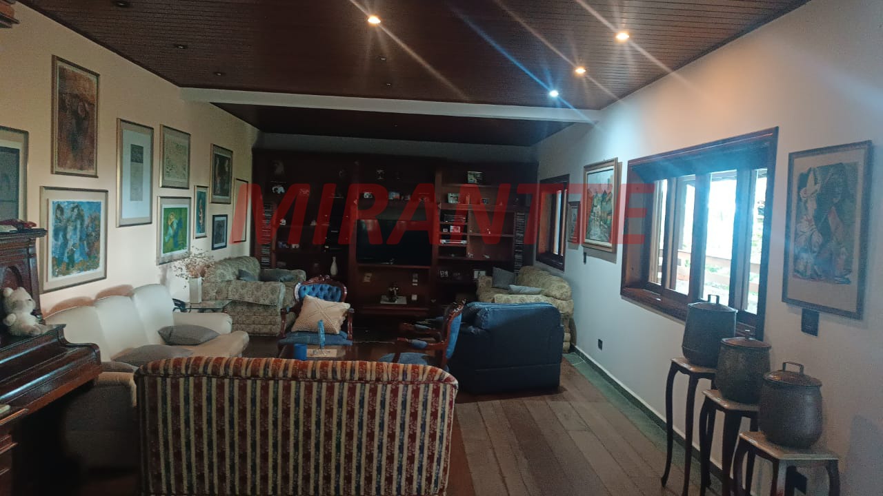 Cond. fechado de 803.54m² em Caraguata