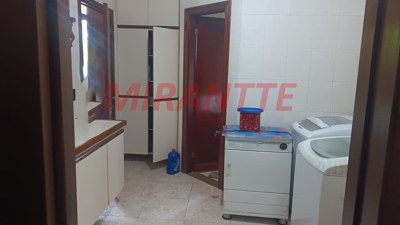 Cond. fechado de 803.54m² em Caraguata