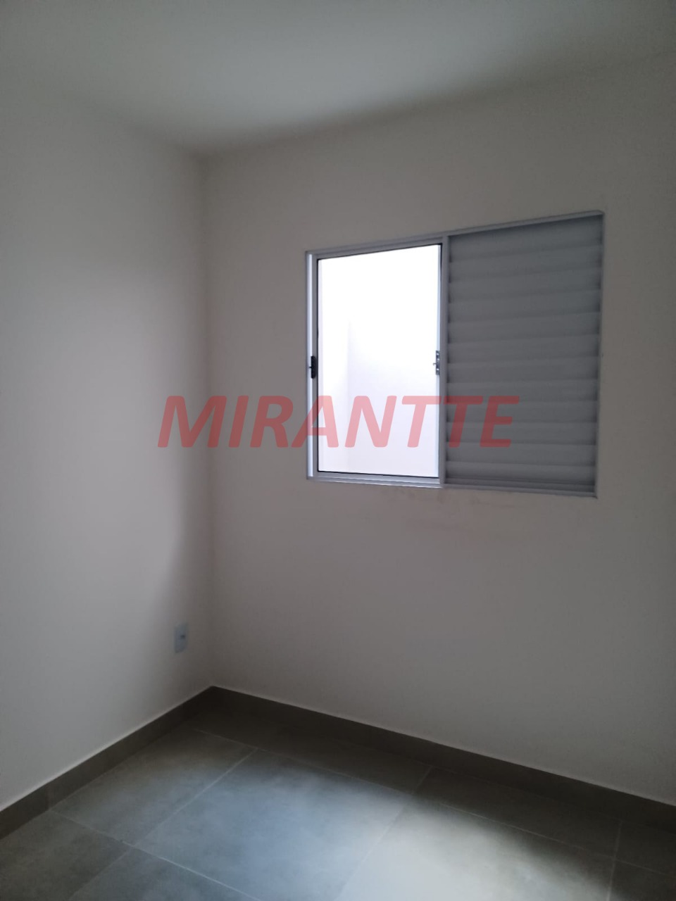 Apartamento de 35m² com 2 quartos em Água Fria