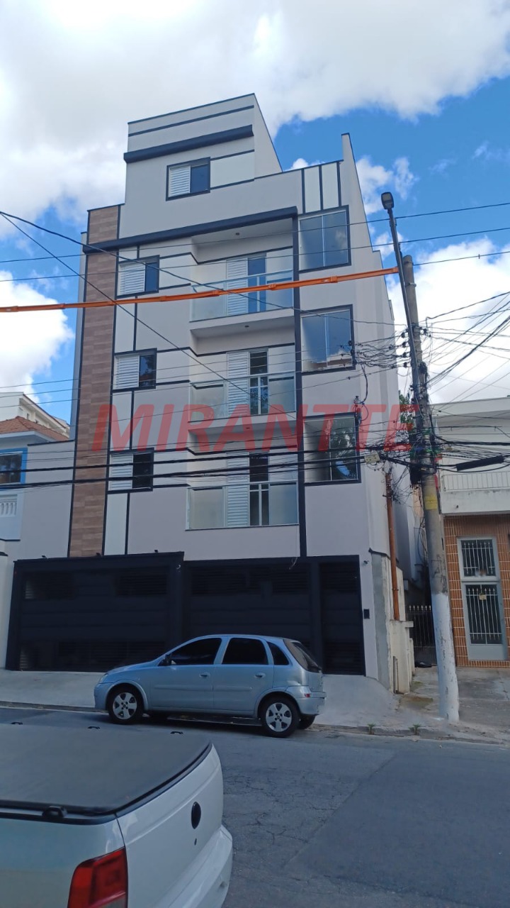 Apartamento de 35m² com 2 quartos em Água Fria