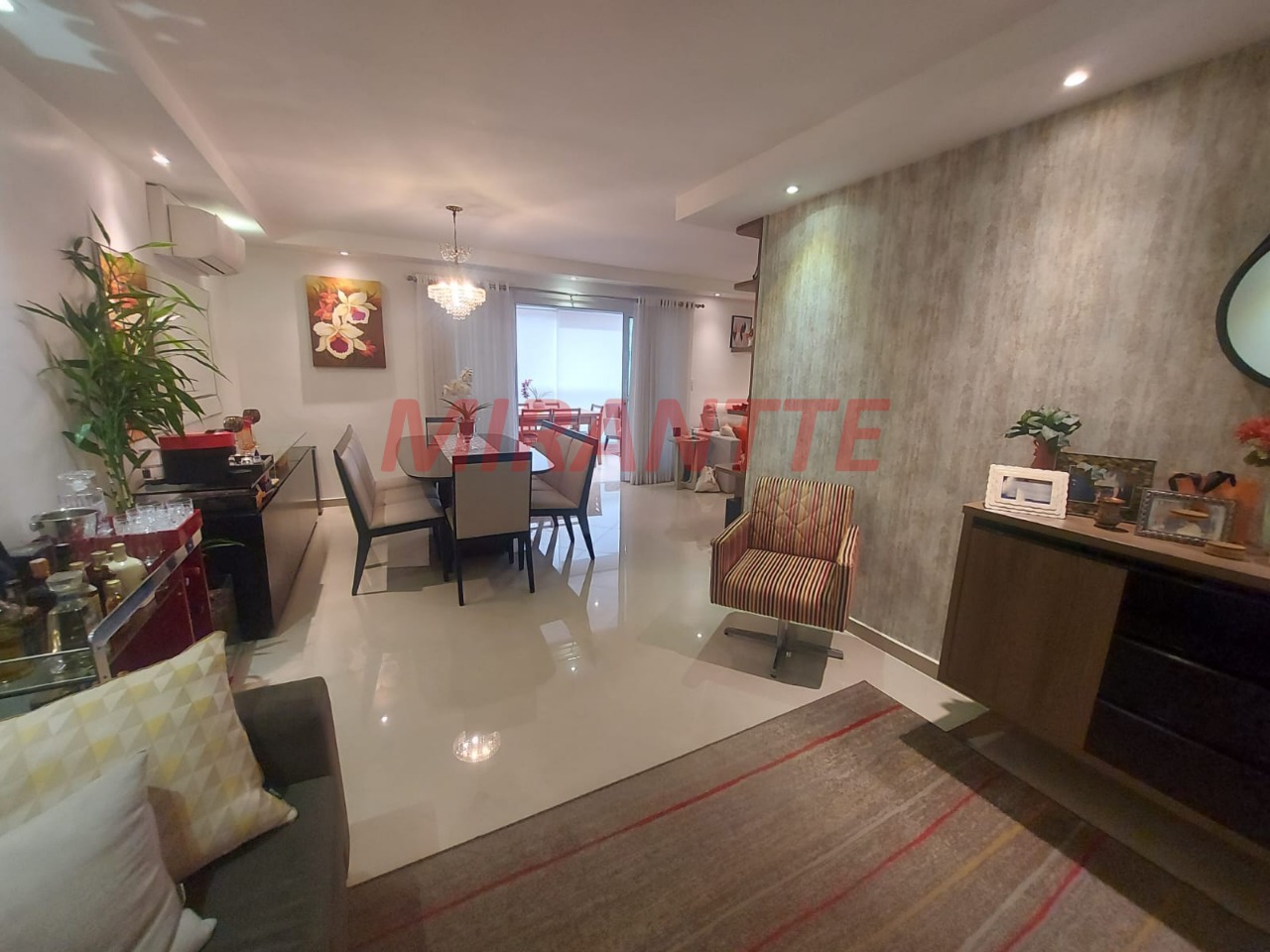 Apartamento de 133m² com 3 quartos em Água Fria
