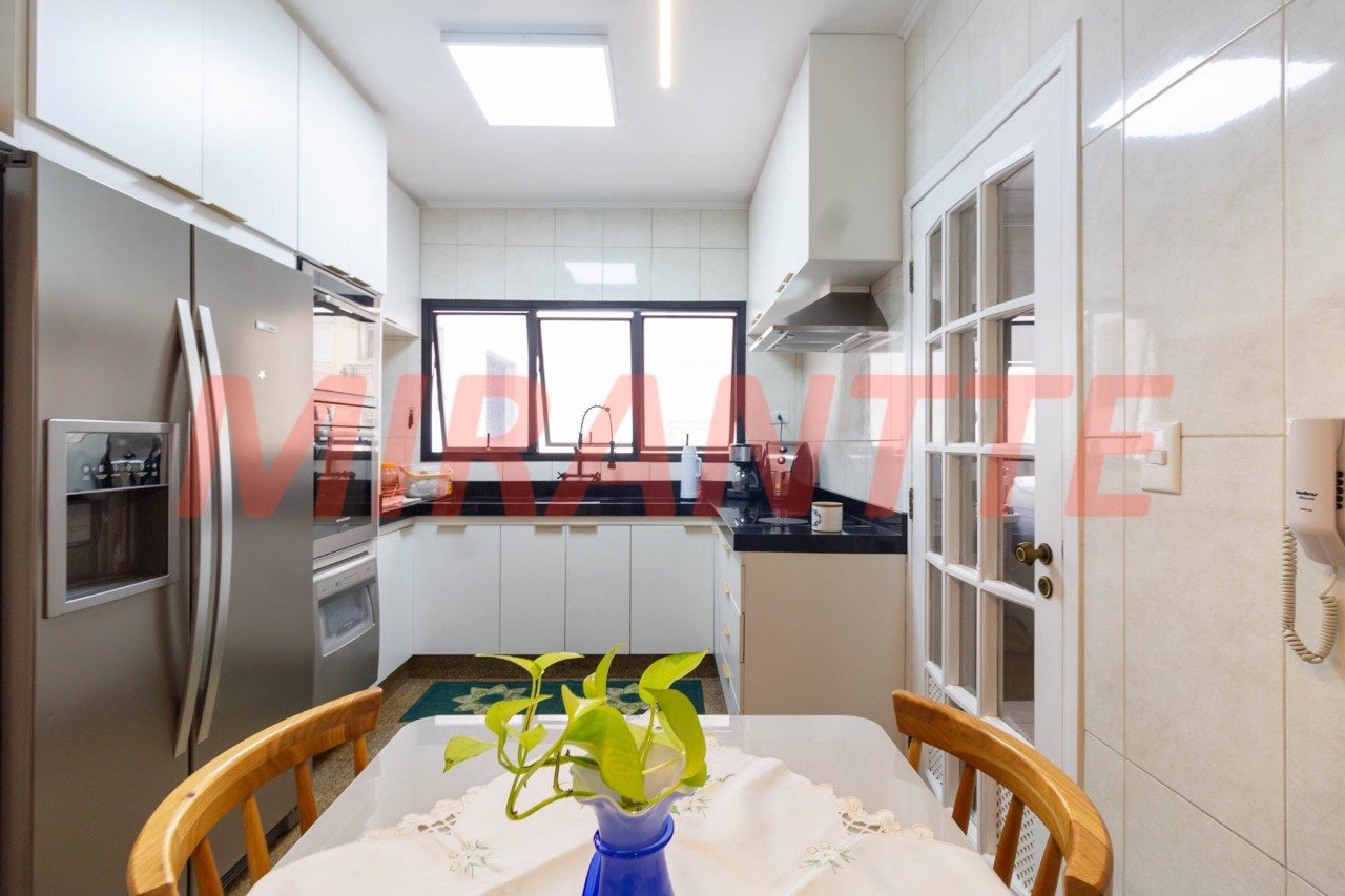 Apartamento de 140m² com 3 quartos em Santa Teresinha