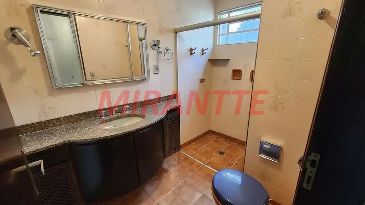 Sobrado de 300m² com 3 quartos em Santana