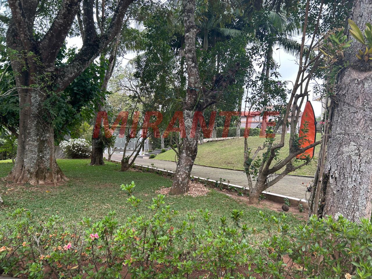 Cond. fechado de 739m² com 5 quartos em Roseira