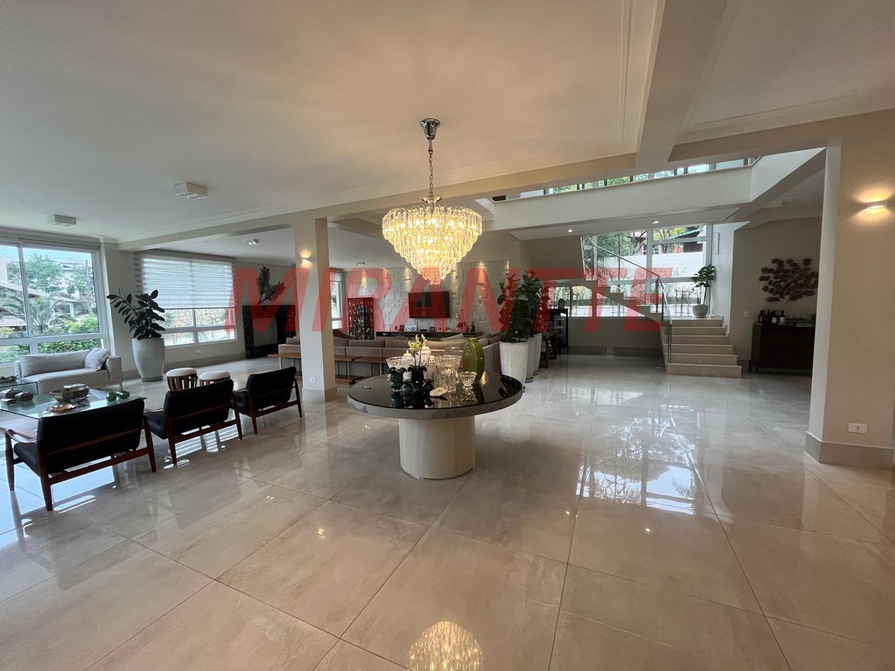 Cond. fechado de 739m² com 5 quartos em Roseira