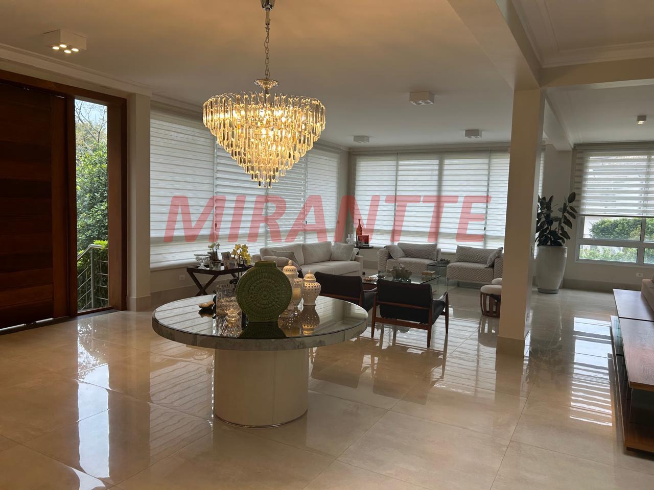 Cond. fechado de 739m² com 5 quartos em Roseira